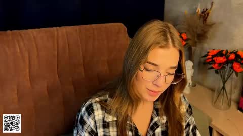 LilianLees online show from 11-13-25, 04:06