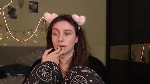 Lilu online show from 10-14-25, 07:25