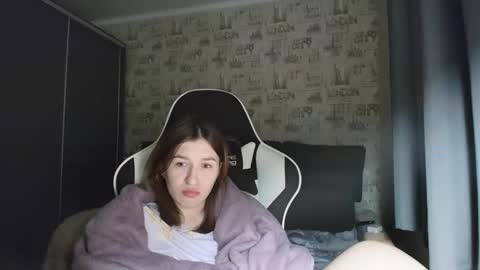 liliawoolf online show from 12-23-25, 04:21