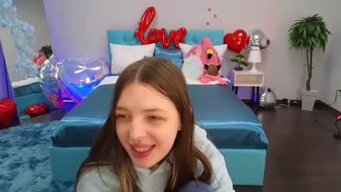 Lili Bakery online show from 02-10-25, 02:08