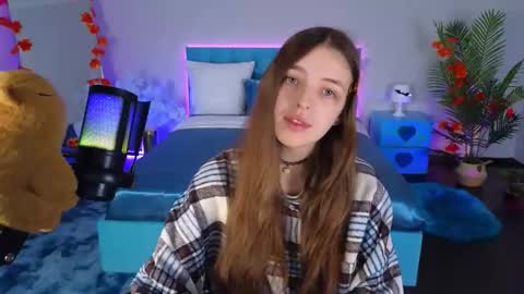 Lili Bakery online show from 10-20-25, 04:13