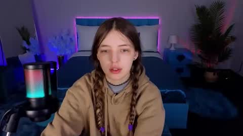 Lili Bakery online show from 12-05-25, 03:59