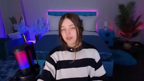 Lili Bakery online show from 12-23-25, 01:58