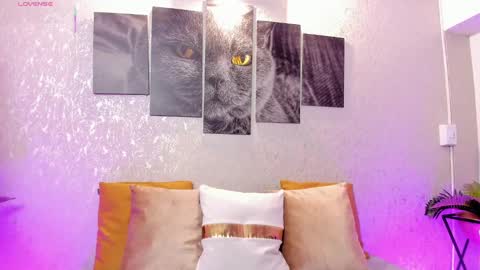 Lili Cooper online show from 11-12-25, 08:30