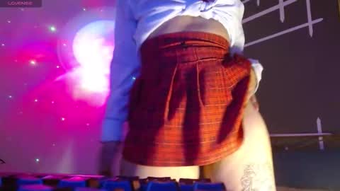 Simone 3 online show from 10-14-25, 07:36