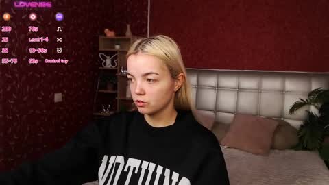 Snapshot of lilieanori chatting on 02-08-25, 02:27 Lilie online show from 02-08-25, 02:27