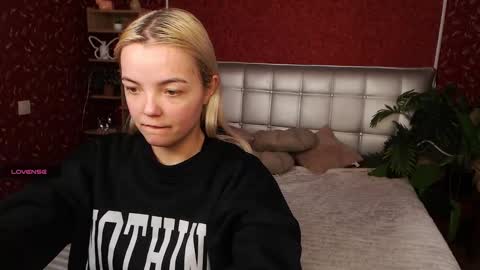 Snapshot of lilieanori chatting on 02-09-25, 02:18 Lilie online show from 02-09-25, 02:18