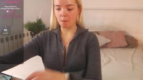 Snapshot of lilieanori chatting on 02-24-25, 05:20 Lilie online show from 02-24-25, 05:20