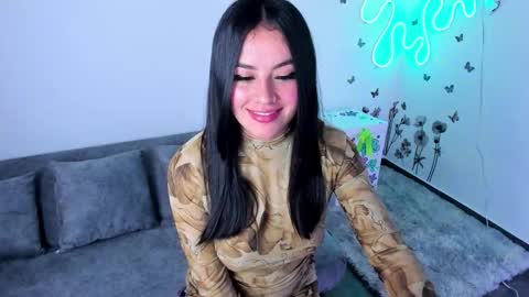 Snapshot of lilielou_ chatting on 11-11-25, 07:14 Lilie online show from 11-11-25, 07:14