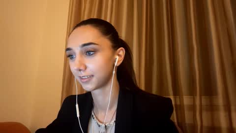 Snapshot of lilihalvorsen chatting on 09-24-25, 10:13 Lina online show from 09-24-25, 10:13
