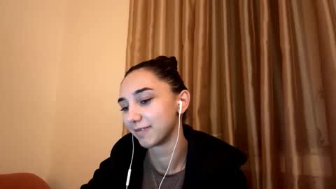 Snapshot of lilihalvorsen chatting on 10-06-25, 10:07 Lina online show from 10-06-25, 10:07