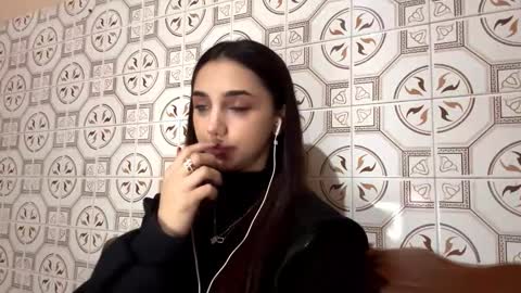 Snapshot of lilihalvorsen chatting on 11-06-25, 10:10 Lina online show from 11-06-25, 10:10