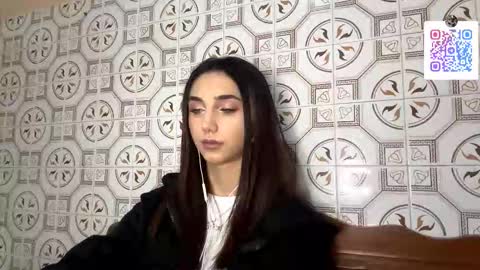 Lina online show from 11-28-25, 10:34