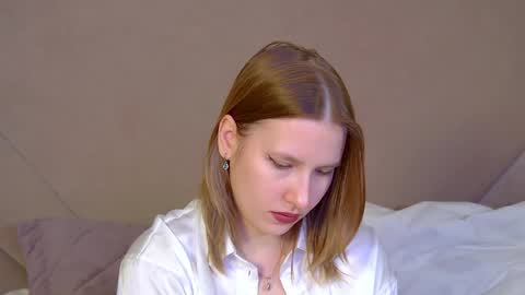 LiliLinn online show from 04-11-26, 07:45