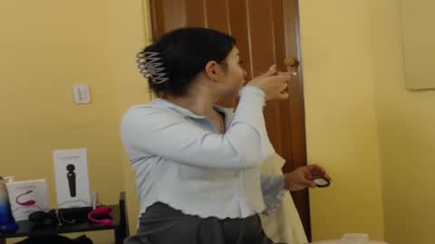 lilimini online show from 10-08-25, 07:44