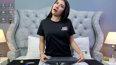 Snapshot of liliopal chatting on 02-10-26, 12:20 Lilia online show from 02-10-26, 12:20