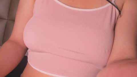 Snapshot of lilit_jade chatting on 01-29-25, 03:26 Lilit online show from 01-29-25, 03:26