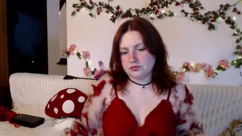Snapshot of lilith___moon chatting on 11-15-25, 07:21 Lilly online show from 11-15-25, 07:21
