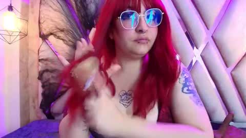 Snapshot of lilith_curvy chatting on 11-19-25, 07:58 online show from 11-19-25, 07:58