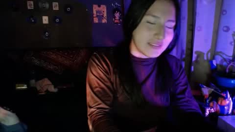 Snapshot of lilith_nox chatting on 10-05-25, 04:33 Lilith Nox online show from 10-05-25, 04:33