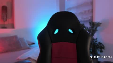 lilith_sage_ online show from 11-05-25, 12:16