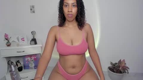 Alejandra  online show from 03-09-25, 04:49