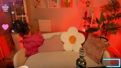 Snapshot of lilithnelson chatting on 10-08-25, 06:49 LilithNelson online show from 10-08-25, 06:49