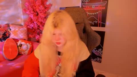 Snapshot of lilithnelson chatting on 10-11-25, 06:39 LilithNelson online show from 10-11-25, 06:39