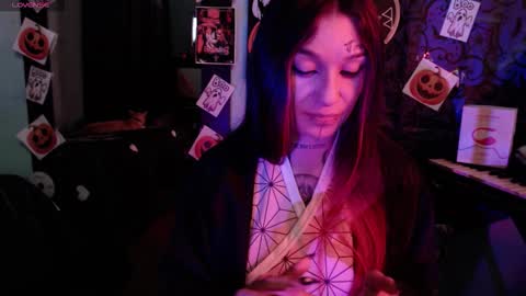 Snapshot of lilithword chatting on 10-27-25, 01:04 Call me Lilith online show from 10-27-25, 01:04