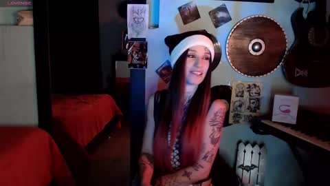 Snapshot of lilithword chatting on 12-16-25, 01:21 Call me Lilith online show from 12-16-25, 01:21