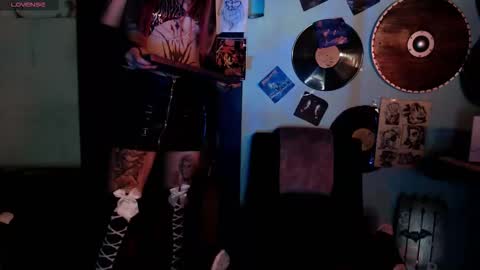 Snapshot of lilithword chatting on 12-17-25, 01:11 Call me Lilith online show from 12-17-25, 01:11