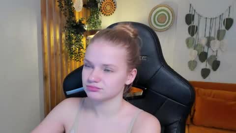 lilitrosen online show from 11-15-25, 06:33