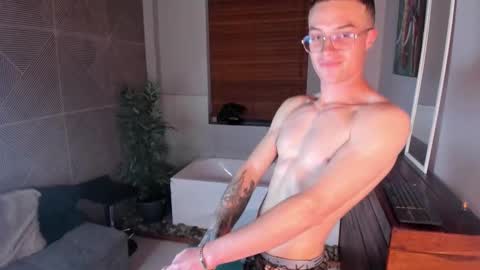 Snapshot of liljames_ chatting on 10-27-25, 08:24 Lil James online show from 10-27-25, 08:24