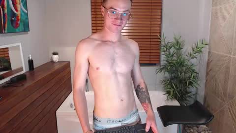 Snapshot of liljames_ chatting on 11-15-25, 09:11 Lil James online show from 11-15-25, 09:11