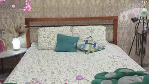 Snapshot of lill_mary chatting on 02-20-26, 06:26 Maria online show from 02-20-26, 06:26