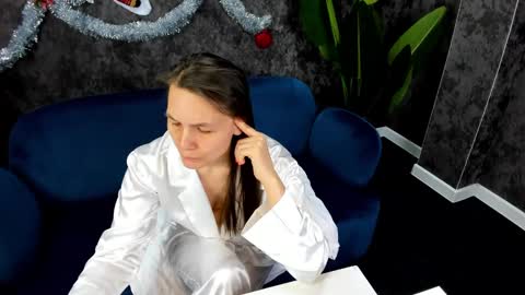 lillian_white1 online show from 12-29-24, 04:16