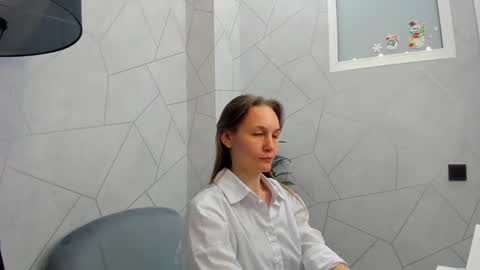 lillian_white1 online show from 03-11-25, 10:29