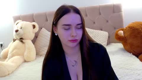 Snapshot of lilliana_moon chatting on 11-14-25, 10:36 lilliana_moon online show from 11-14-25, 10:36