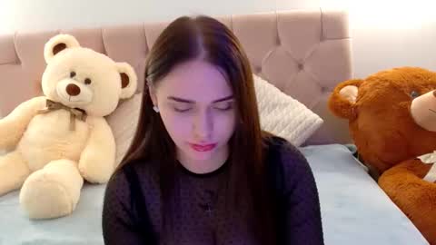 Snapshot of lilliana_moon chatting on 11-15-25, 10:01 lilliana_moon online show from 11-15-25, 10:01