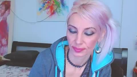 Lara online show from 02-05-25, 01:37