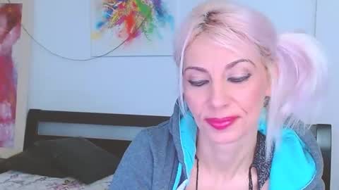 Lara online show from 02-16-25, 10:32