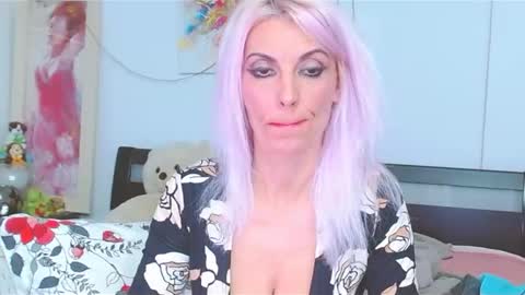 Lara online show from 10-09-25, 09:13