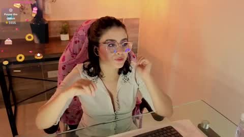 Snapshot of lillianderson chatting on 11-02-25, 11:45 lillianderson - Next stream start at 0700hs GTM-3 online show from 11-02-25, 11:45