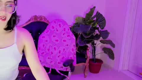 Snapshot of lillianderson chatting on 11-18-25, 11:47 lillianderson - Next stream start at 0700hs GTM-3 online show from 11-18-25, 11:47