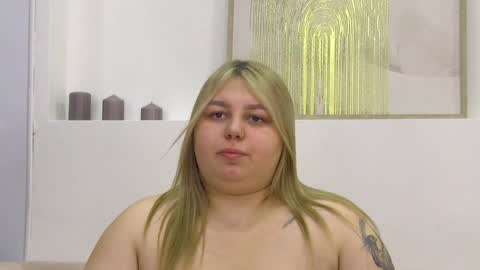 LillianHaig online show from 12-23-24, 01:08