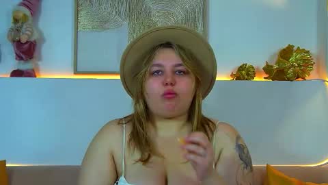 LillianHaig online show from 12-15-25, 06:17