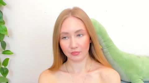 Lili online show from 09-14-25, 02:33