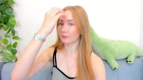 Lili online show from 09-15-25, 01:38