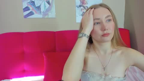 Lili online show from 10-06-25, 01:36