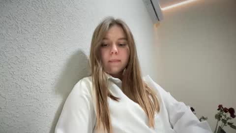 Snapshot of lillianx9zbld chatting on 10-12-25, 09:52 Lily online show from 10-12-25, 09:52